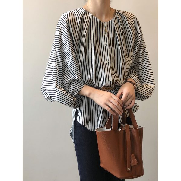 Loose round Neck Striped Shirt Spring Simple Graceful Bai Match Three Quarter Sleeve Shirt