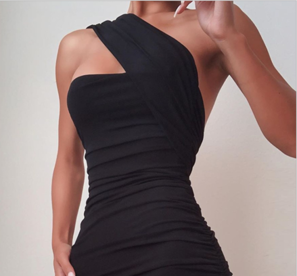 Black One Shoulder Pleating Tight Dress