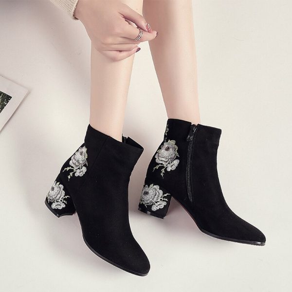 Vanessas Women's Ankle Boots Winter Warm Plush Fashion Embroider Boots