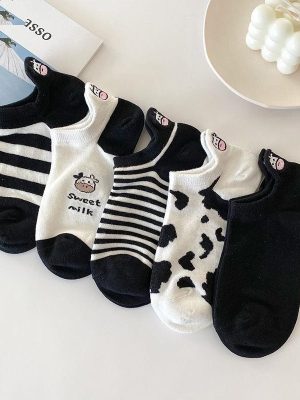 Vanessa's Cow Cartoon Boat Socks Cute Short Tube Women Socks