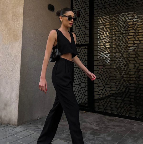 Sleeveless Vest and Cropped Pants Two-Piece Suit