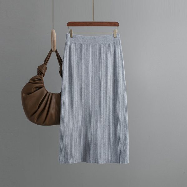 Elegant Back-Slit Wool Skirt for Autumn