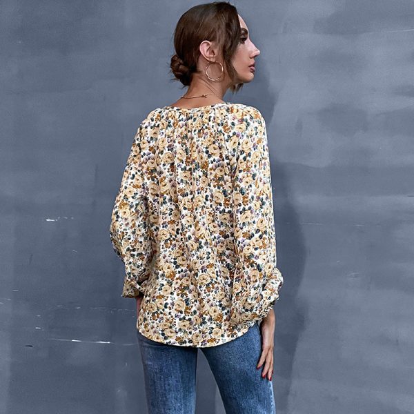 Early Autumn Holiday Women's Loose Fitting V-Neck Floral Shirt with Long Sleeves