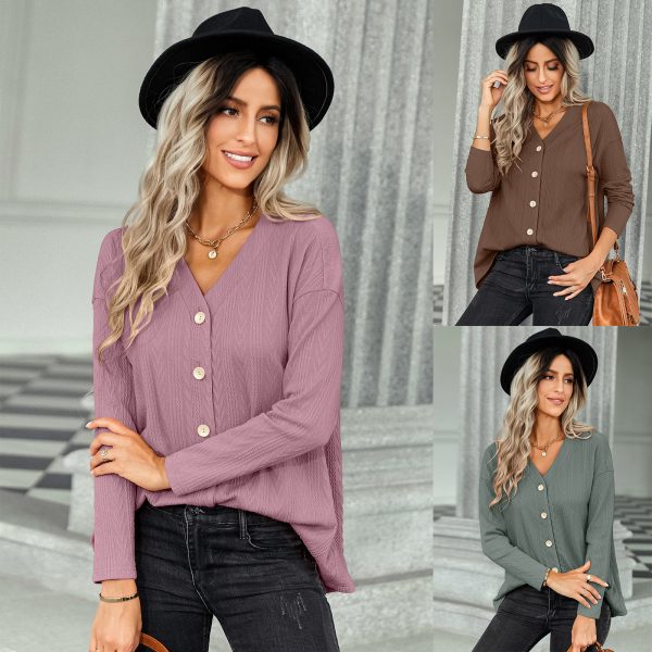 Early Autumn Elegance: V-neck Knitted Cardigan