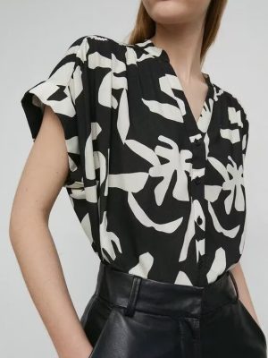 Spring Summer Women Printed Short Shirt Outfit Ideas