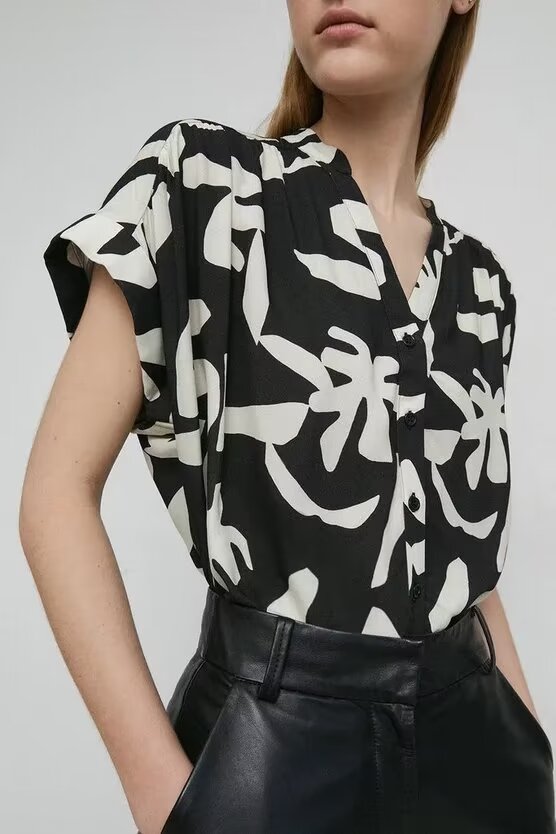 Spring Summer Women Printed Short Shirt Outfit Ideas