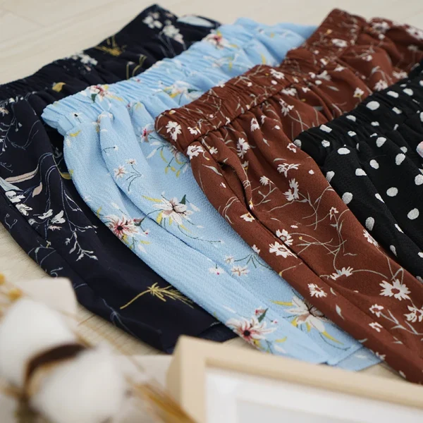 Boho Floral Chiffon Summer Shorts: Casual Holiday Style