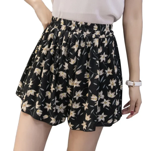 Boho Floral Chiffon Summer Shorts: Casual Holiday Style