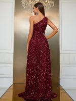 Elegant Sequined Party Dress: Oblique Shoulder, High Slit