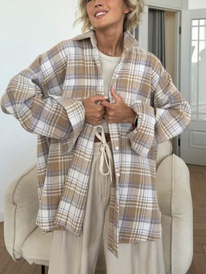 Autumn Retro Woolen Plaid Shirt Women Oversize Maillard Long Sleeve Collared Shacket Outfit Ideas