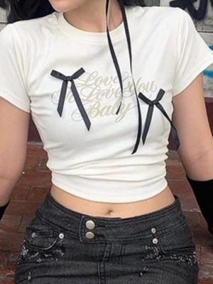 Young Girl's Fashion Tee: Letter Graphic Print